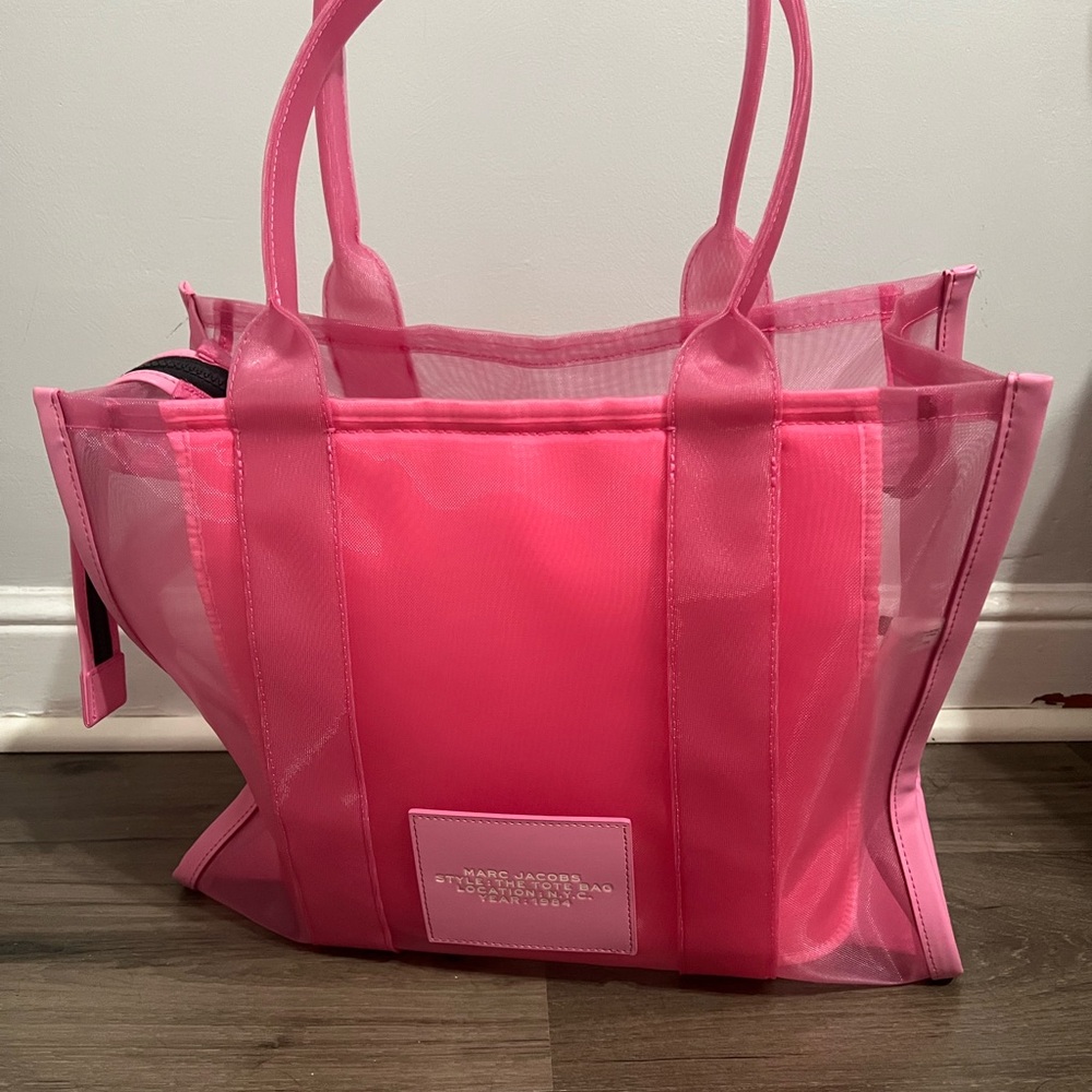 Marc Jacobs Large Pink Mesh Tote Bag - Picture 5 of 8